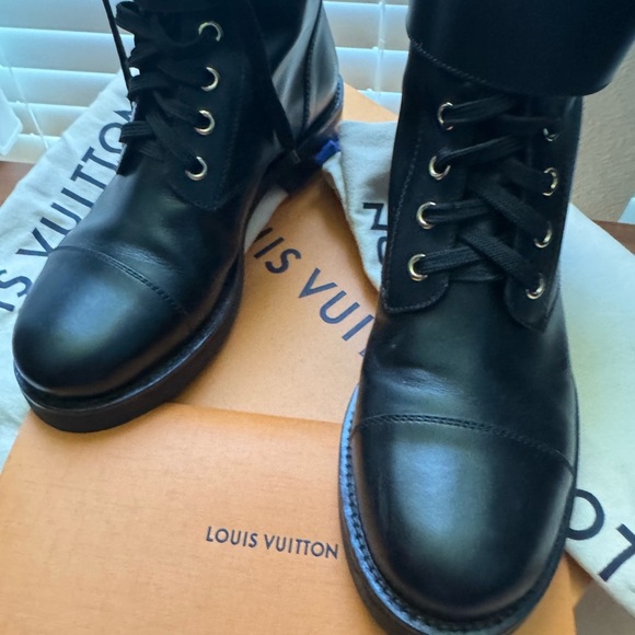 Authentic Louis Vuitton Black Leather Combat Boots women’s sized 6 - Picture 2 of 14